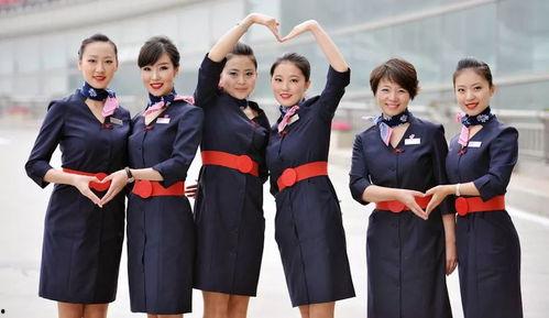 东航空姐反差吃瓜事件视频,网友直呼“反差萌神”