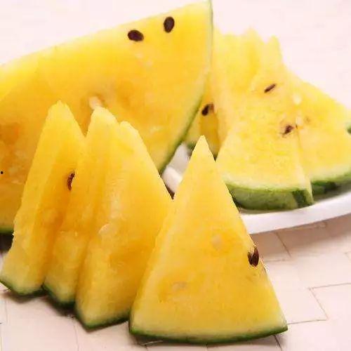 小孩吃西湖瓜好吃吗视频,小孩眼中的夏日佳肴