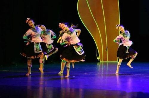 吃瓜群众舞蹈室视频,欢乐舞动，释放活力