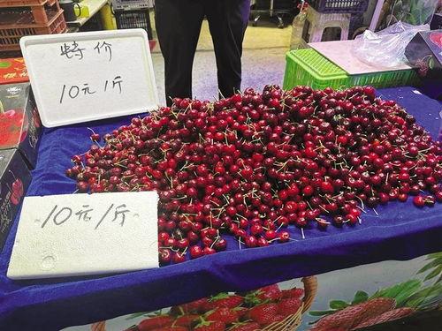 兰州群众吃瓜视频,民众共享夏日清凉时光