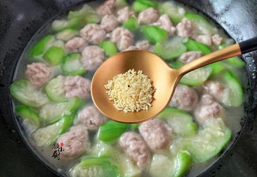 甜鲜瓜可以煮着吃吗视频,探索美味烹饪新方式