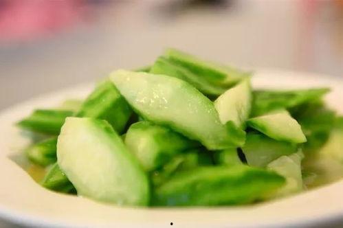 吃瓜一块一块的视频素材,跟随吃瓜一块一块的视觉盛宴