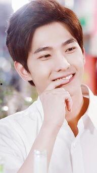 杨洋八卦吃瓜视频,揭秘明星幕后生活，吃瓜视频带你一探究竟