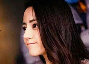 迪丽热巴理性吃瓜视频